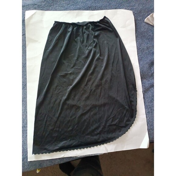 Warner's Perfect Measure Half Slip Size Medium Curved Hem Black Silky Lace Trim - Picture 1 of 10